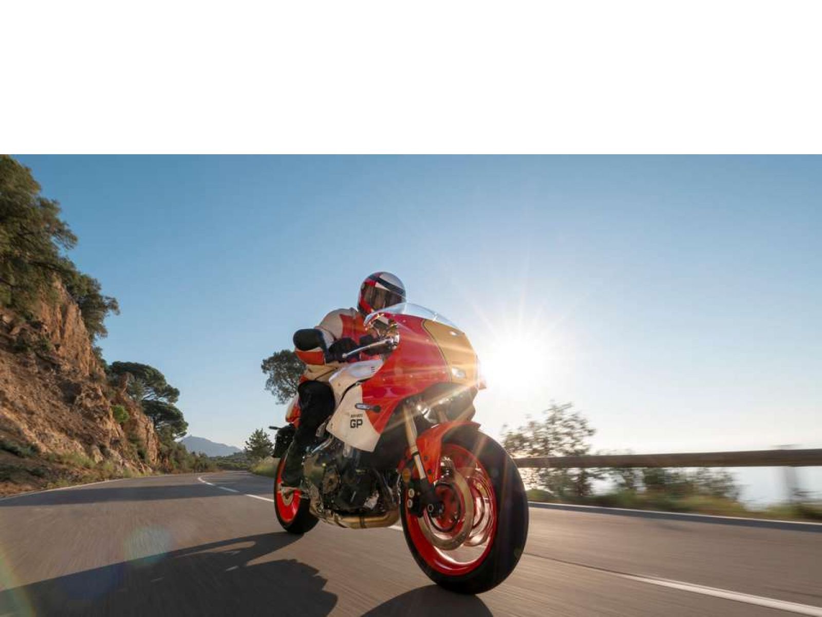 Мотоцикл YAMAHA XSR 900 GP (Legend Red) 2024